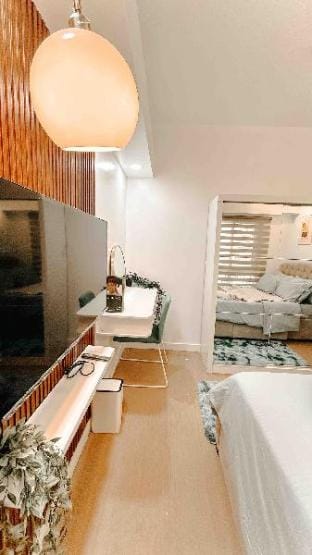 Lavish Modern 2BR Spacious Unit w/ Balcony Apartment in Mandaluyong