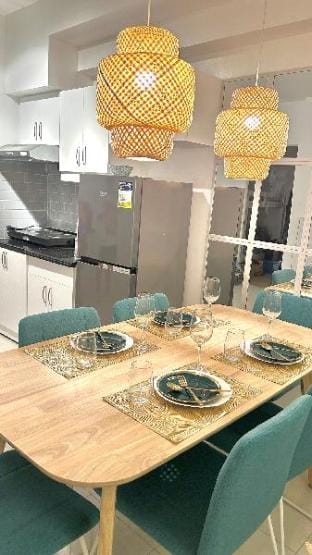 Lavish Modern 2BR Spacious Unit w/ Balcony Apartment in Mandaluyong
