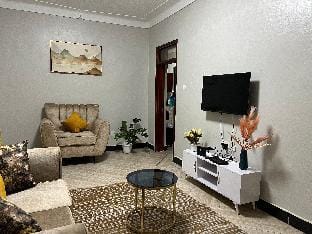 Sandalwood  4- 8min to airport and 2 min to malls  Apartment in Uganda