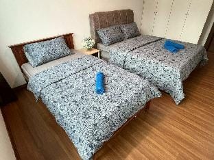 Home Abroad 7 @ Jazz Suites 4, Vivacity 6pax Apartment in Kuching