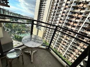 The Den 16D @ Radiance -Pet Friendly (Free Pool) Vacation rental in Pasay