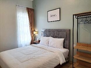 Graha Padma @PadmaHuis 6 Bedrooms 4Bathrooms Vacation rental in Indonesia
