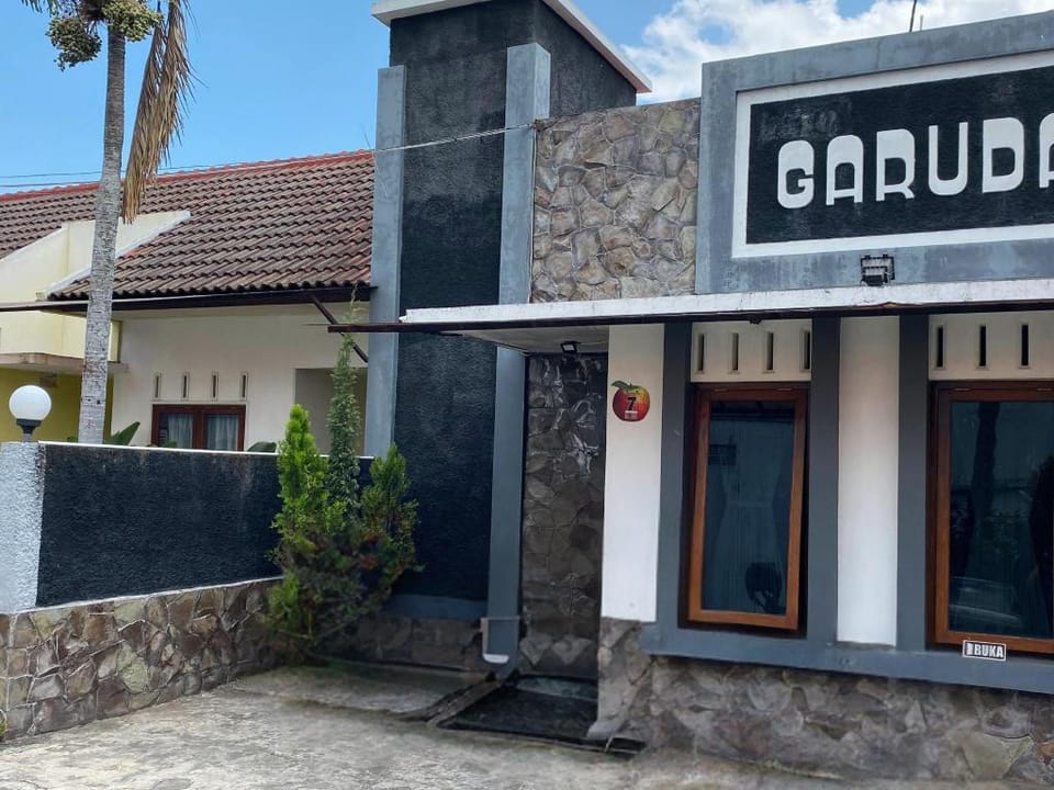 Penginapan Garuda Hotel in East Java