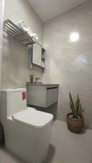 Dale's Garden Hotel Room 12 Queen Bed Apartment in Isabela, Philippines
