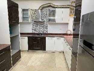 Fully Furnished Short Stay 4BHK Apartment in New Delhi