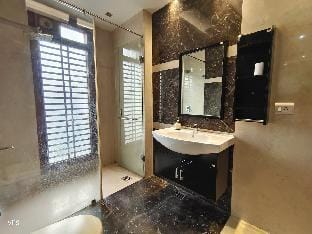 Luxe 4BHK Apartment in Saket, Near Max Hospital Apartment in New Delhi