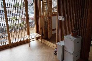 Andong City Center Private Hanok Stay, A Place to Discover Beauty: Miji Hanok Vacation rental in South Korea