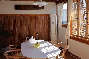 Andong City Center Private Hanok Stay, A Place to Discover Beauty: Miji Hanok Vacation rental in South Korea