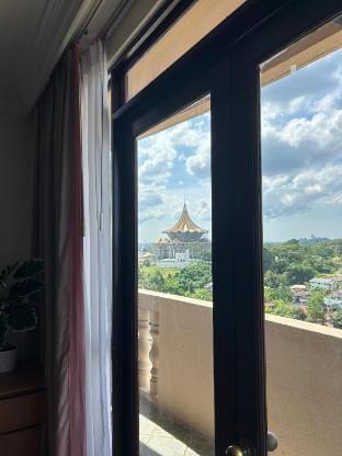 Riverbank Suites - River View, Level 11 Apartment in Kuching