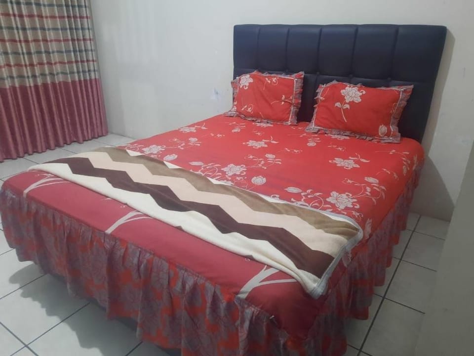 Hotel O Home Stay Syariah Annur Hotel in West Java