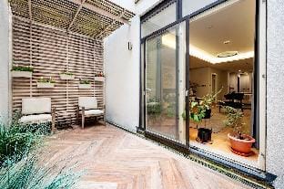 Three Bed, Luxurious Leicester Square Duplex Vacation rental in City of Westminster