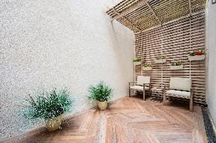 Three Bed, Luxurious Leicester Square Duplex Vacation rental in City of Westminster