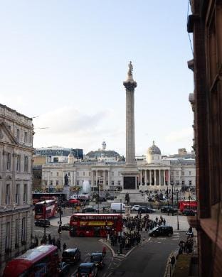 Spacious two-bed apartment 100m from Trafalgar sqr Apartment in City of Westminster