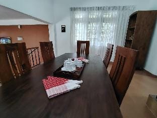 Liv House -Kandy Vacation rental in Gangawatakorale