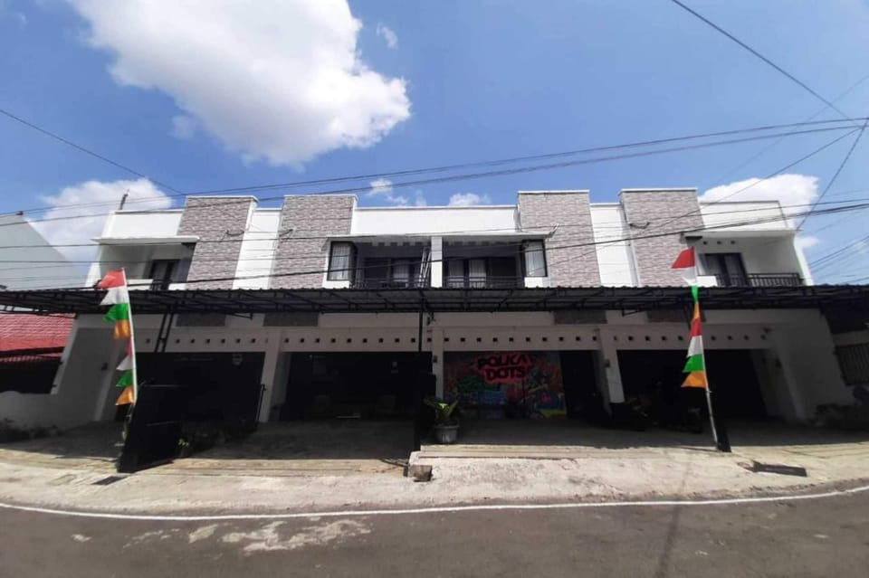 Capital O 94246 Rose 50 Homestay Hotel in Indonesia