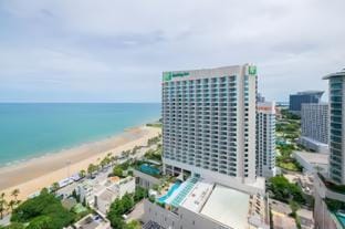 Markland Beach Front Apartment in Pattaya City