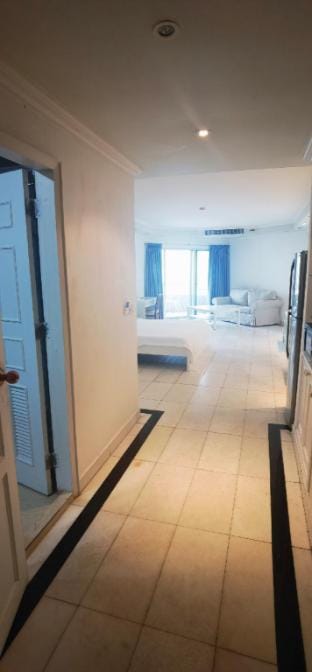Markland Beach Front Apartment in Pattaya City