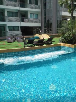 a221Laguna Beach Resort 1 ocean waves complex Apartment in Pattaya City
