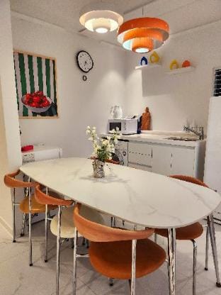 [New open] 1sec from hongdae sub&Netflix&Wifi V Vacation rental in Seoul