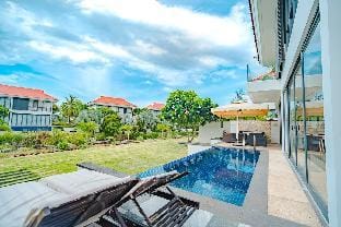 private 4 bedroom pool villa in Danang Villa in Hoa Hai