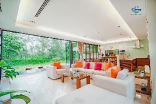 Danang 4 bedroom private pool villa Villa in Hoa Hai