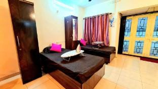 Elephant House Girls Coliving Pune Villa in Pune