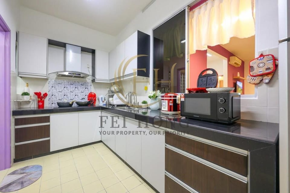Serdang Resort-Style Family Suite #Babycot #15 Pax Apartment in Selangor, Malaysia