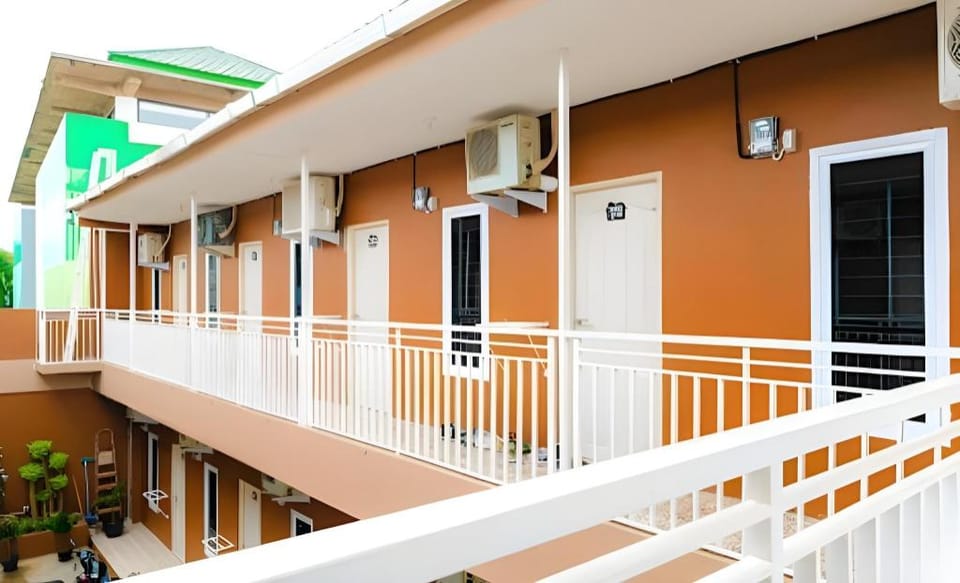 OYO 94253 Cikunir Residence Syariah Hotel in Jakarta