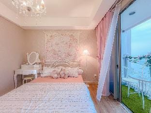 Gold Coast PIK Romantic Sunset Sea by Host Jess Apartment in Jakarta