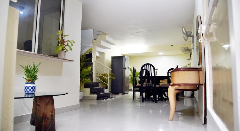 Elite 4 Stays Koramangala Hotel in Bengaluru