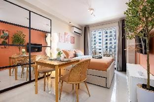 Elegant condo w/ balcony Near Airport, CCLEX Apartment in Lapu-Lapu City