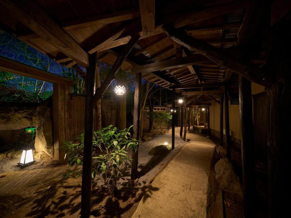 Yufuin Rakuyu Ryokan in Japan