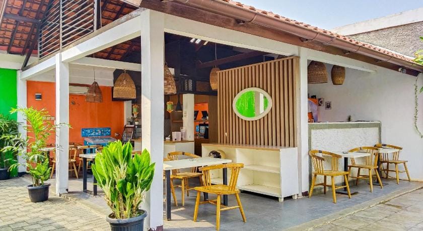 Urbanview DeJati House Jatikramat Bekasi Hotel in Jakarta