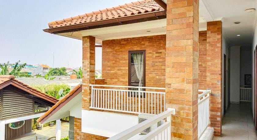 Urbanview DeJati House Jatikramat Bekasi Hotel in Jakarta