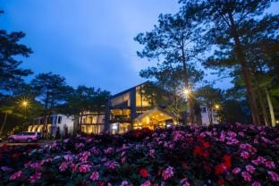 Teracota TuyenLam-villa lakeside Vacation rental in Dalat