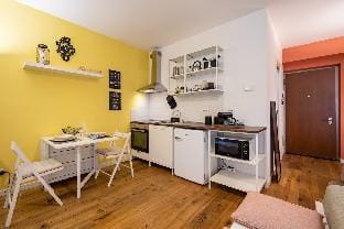 Romantic loft with private garden | Self check-in Apartment in Verona