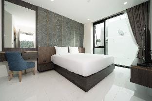 Sea View 270° Penthouse C701 at VV Patong Apartment in Patong