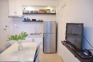 Marina Blu Condo • Bright & Stylish  Apartment in Dumaguete