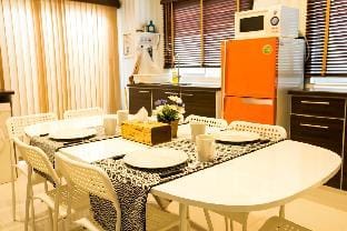 Wow! Entire 3 story house in Bangkok Vacation rental in Bangkok