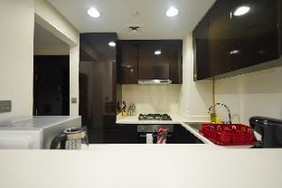 Brown Stone - Pool View Merano II Apartment in Dubai