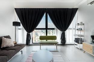 Seaview Infinity Pool 2BR 8pax 2CP Urban Suite Vacation rental in George Town