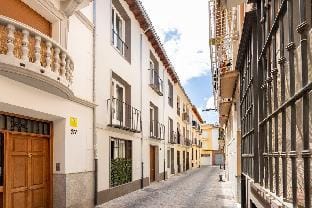 Luxury Suite Ático San Diego Apartment in Granada