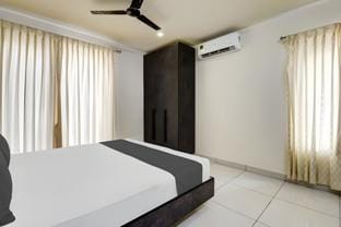 Silver Wings: Luxurious AC 2BHK 001 Apartment in Mysuru