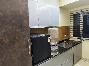 Silver Wings: Luxurious AC 2BHK 001 Apartment in Mysuru