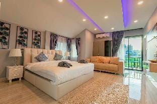 Ratsamee Poolvilla  P Villa in Pattaya City