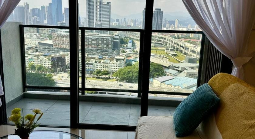 TRION 2, KLCC TRX at Chan Sow Lin, Kuala Lumpur Hotel in Federal Territory of Kuala Lumpur