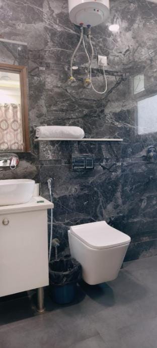 Comfortable 2 BHK Apartment in Lajpat Nagar Apartment in New Delhi