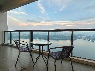 R&F Korean Style Full Seaview 3R2B By Han Lin Apartment in Johor Bahru
