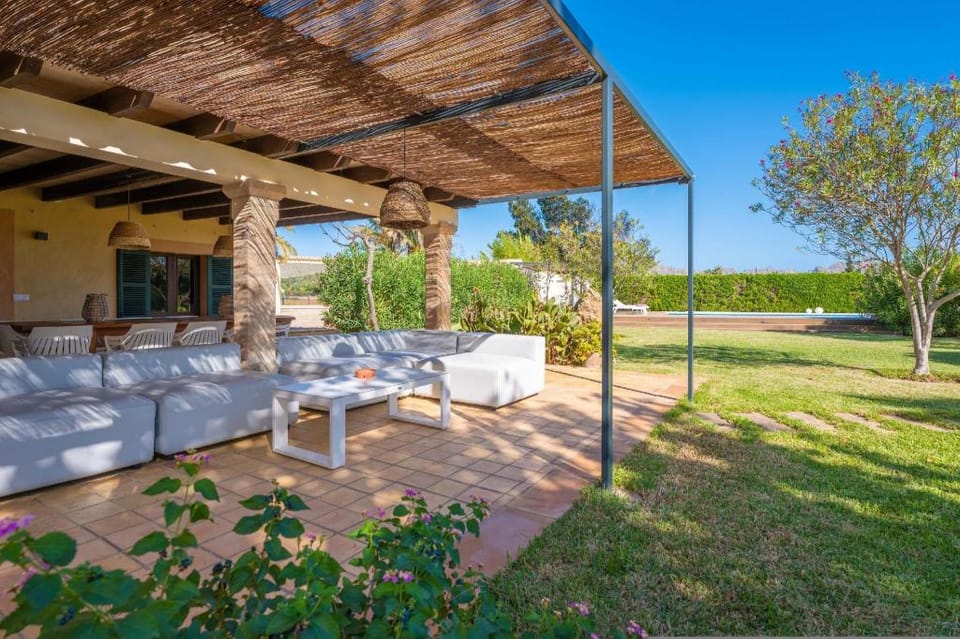 L'ERESTA - Wonderful villa with private pool and Free Wifi Hotel in Raiguer