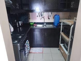 Lovely View Facing a Pool High Floor Apartment in Makati